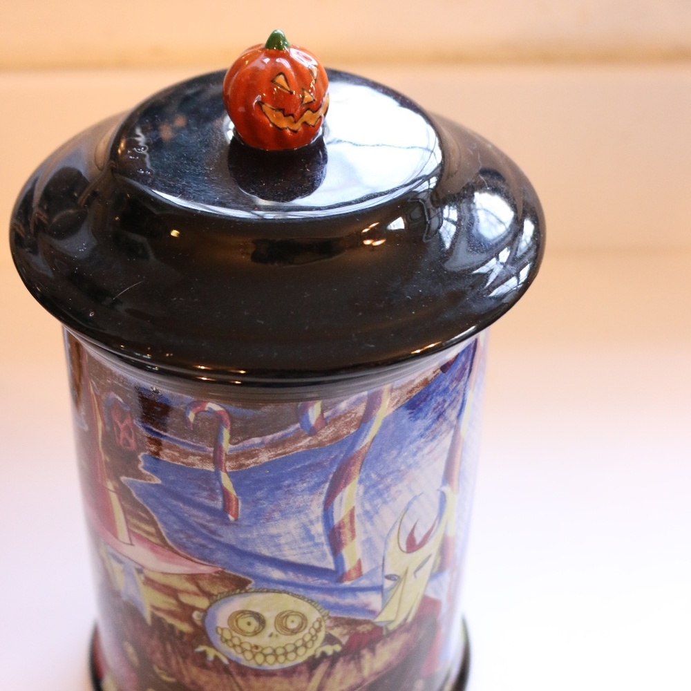 awesome nightmare before Christmas jar.